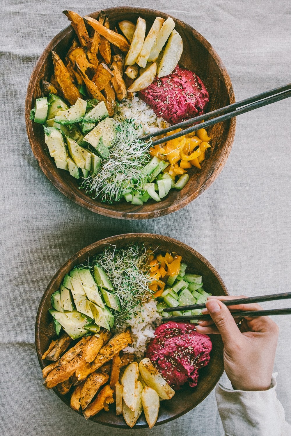 Rainbow bowl with Beetroot Hummus