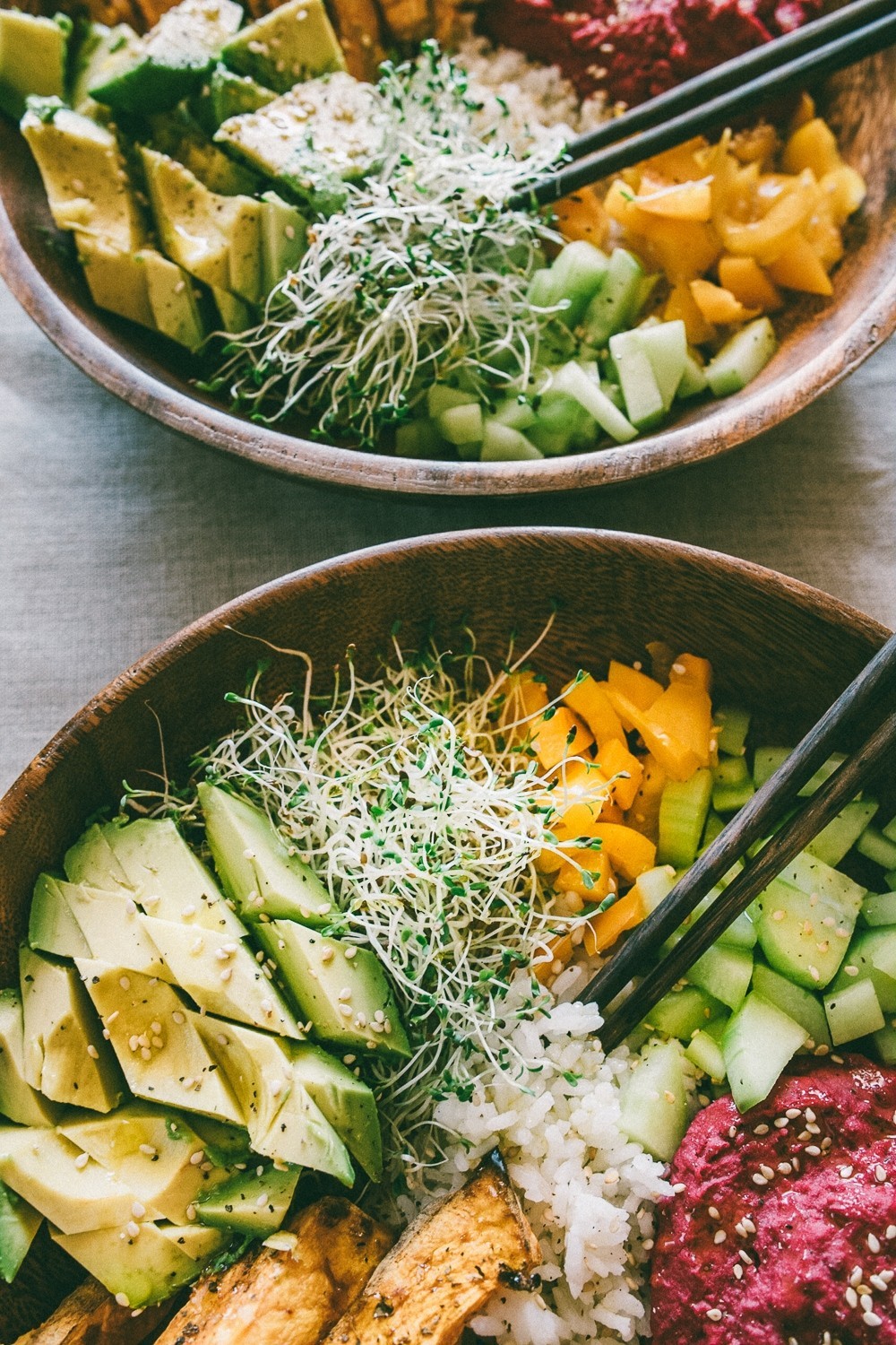 Rainbow bowl with Beetroot Hummus